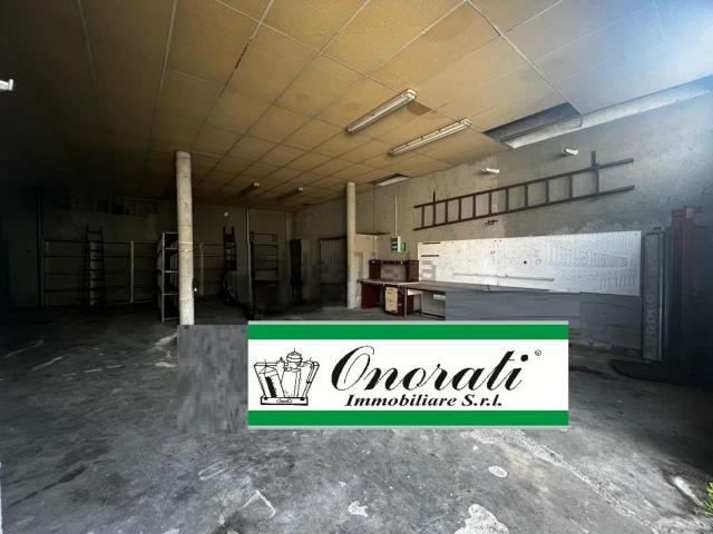 Capannone in affitto di 270 m²