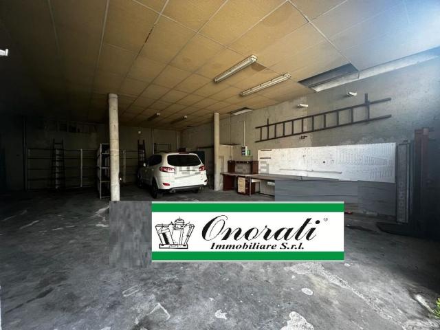 Capannone in affitto di 270 m²