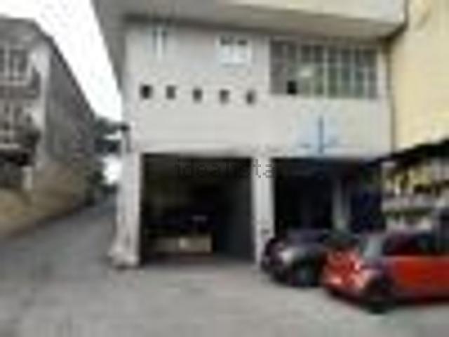Capannone in affitto di 270 m² in Via Giacinto Gigante