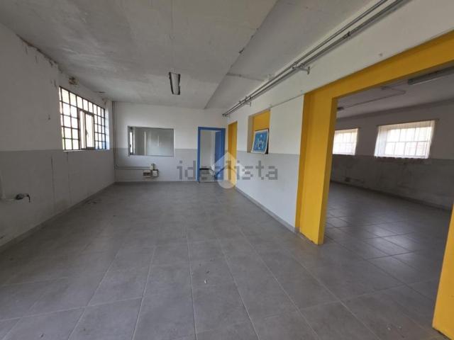 Capannone in affitto di 270 m² in Via Roma, 84