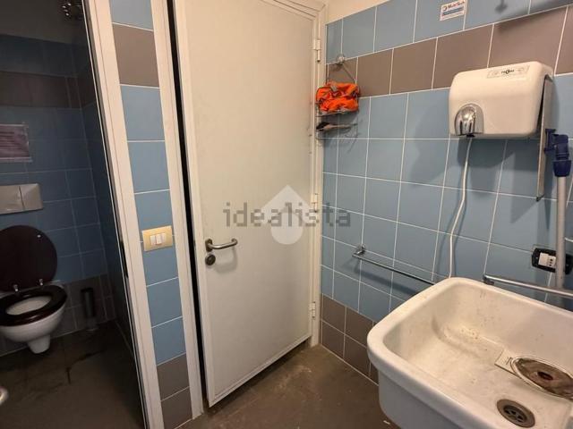 Capannone in affitto di 275 m² in Via Prefabbricati