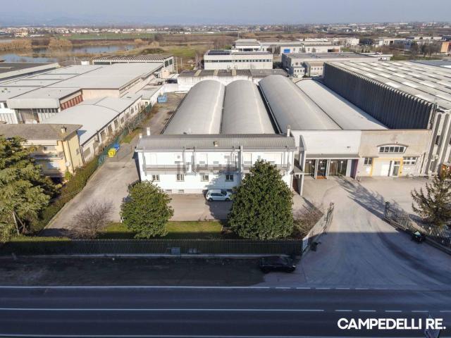 Capannone in affitto di 2800 m²
