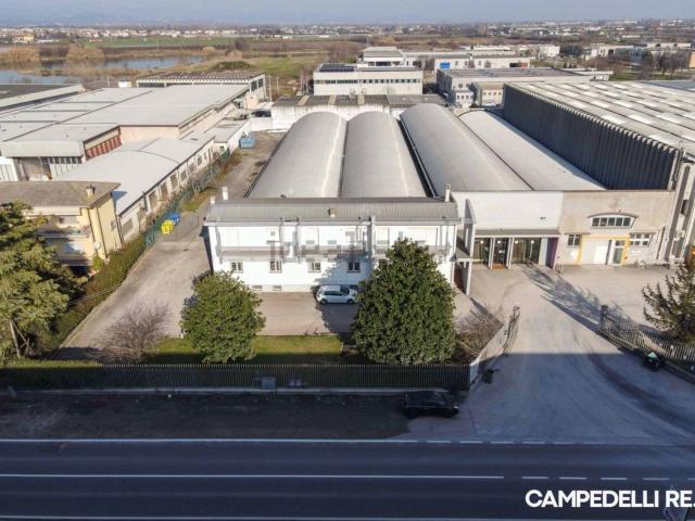 Capannone in affitto di 2800 m²