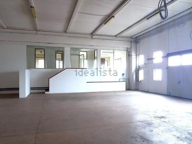 Capannone in affitto di 2800 m² in Via Roma, 35