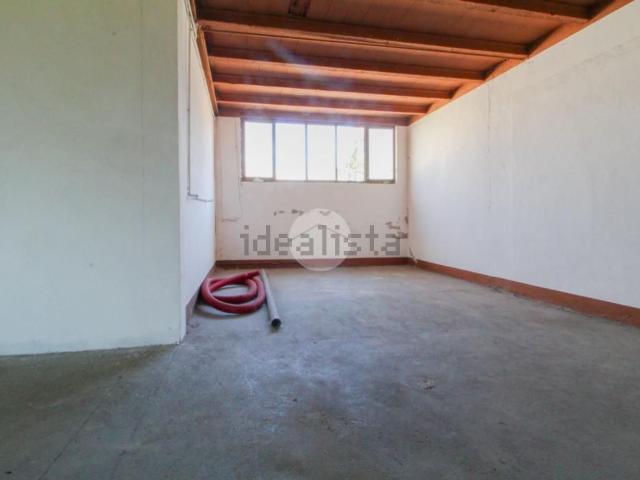 Capannone in affitto di 280 m² in Via Guglielmo Marconi, 35