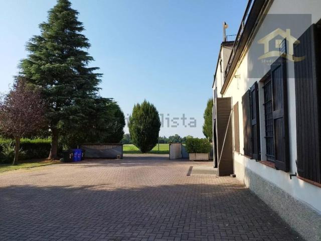 Capannone in affitto di 290 m² in Strada Fava