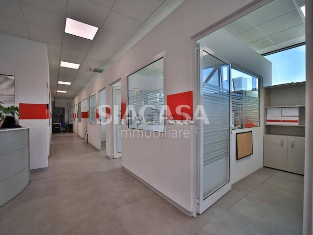 Capannone in affitto di 2925 m²