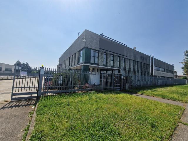 Capannone in affitto di 3000 m² in Viale Lombardia