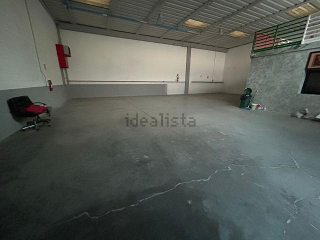 Capannone in affitto di 300 m²