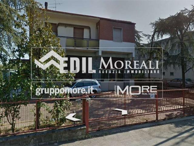 Capannone in affitto di 300 m²