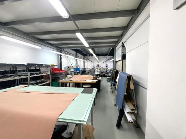 Capannone in affitto di 300 m² in Via G. Garibaldi, 12