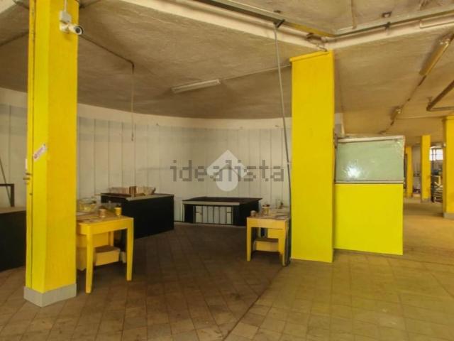 Capannone in affitto di 300 m² in Via Giuseppe Garibaldi, 1
