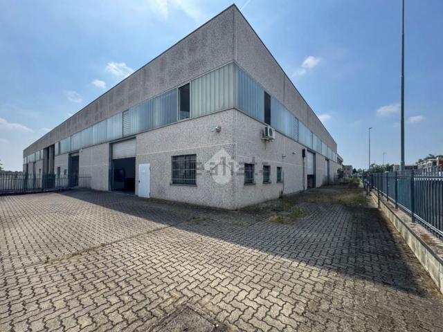 Capannone in affitto di 300 m² in Via Niccolo Copernico