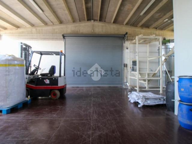 Capannone in affitto di 300 m² in Via Veneto, 1