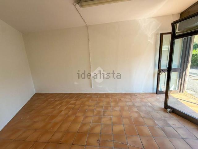 Capannone in affitto di 30 m² in Via della Stazione