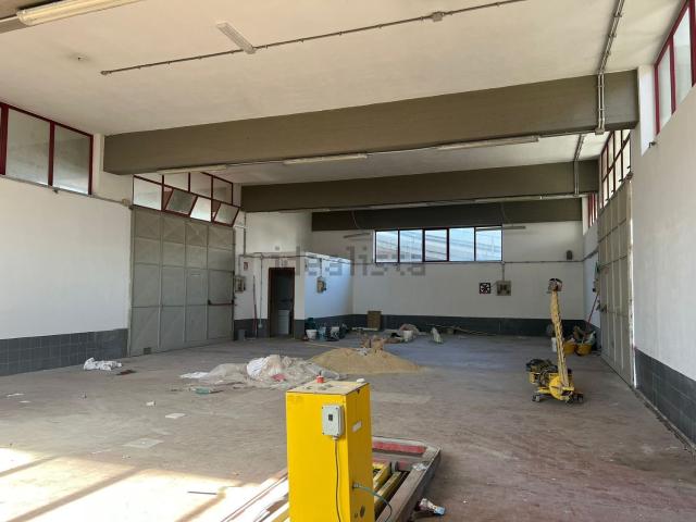 Capannone in affitto di 310 m²
