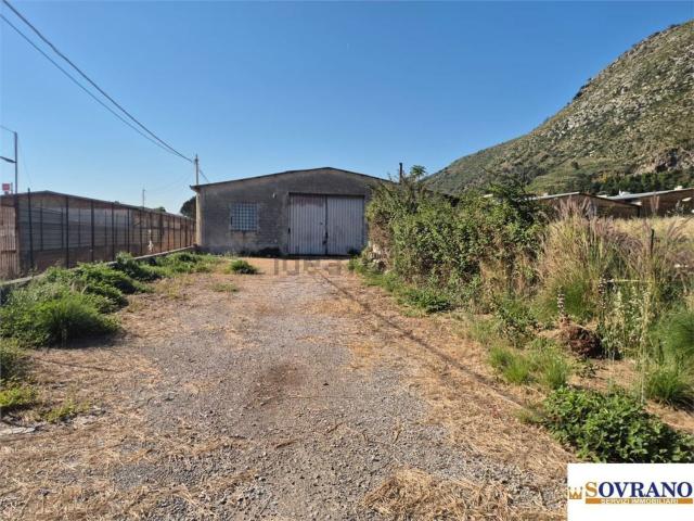 Capannone in affitto di 315 m²