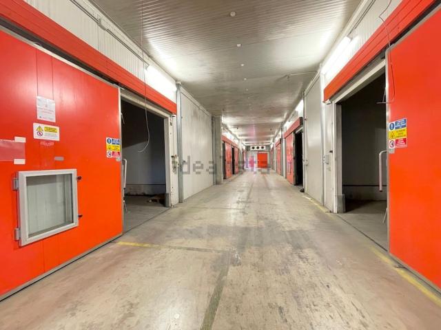 Capannone in affitto di 3160 m² in Via Roma
