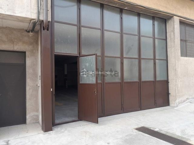Capannone in affitto di 3206 m²