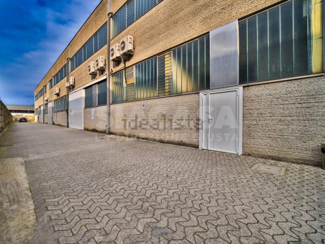 Capannone in affitto di 320 m²