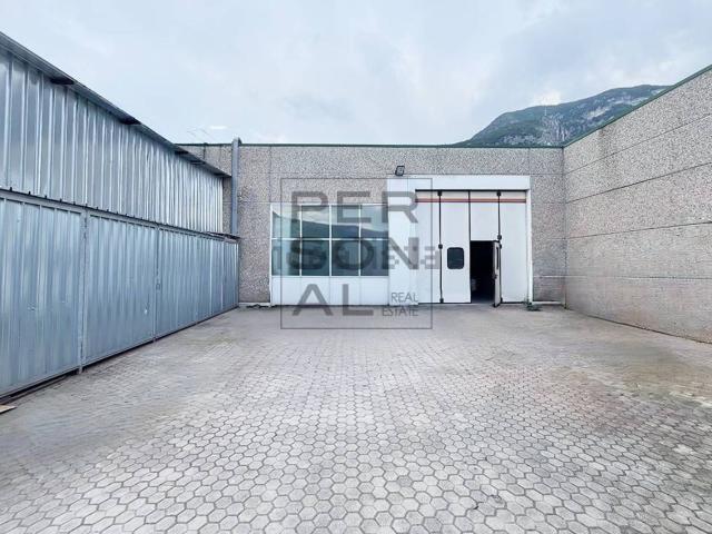 Capannone in affitto di 320 m²