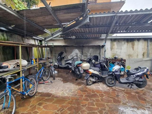 Capannone in affitto di 320 m² in Via della Busa, 3