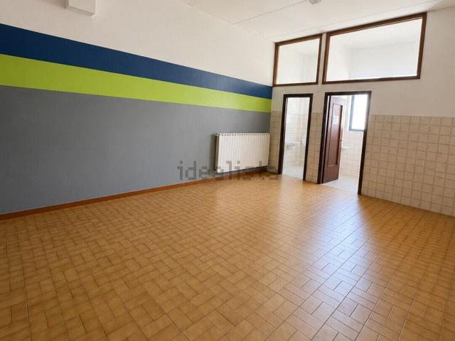 Capannone in affitto di 320 m² in Via Friuli, 56