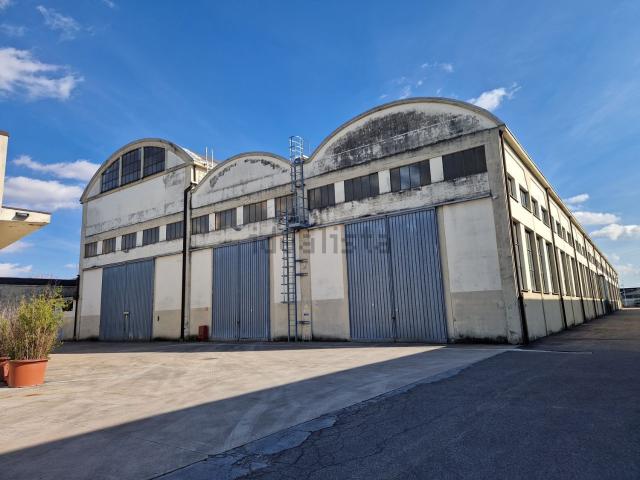 Capannone in affitto di 3215 m² in Via Tommaso Edison, 209