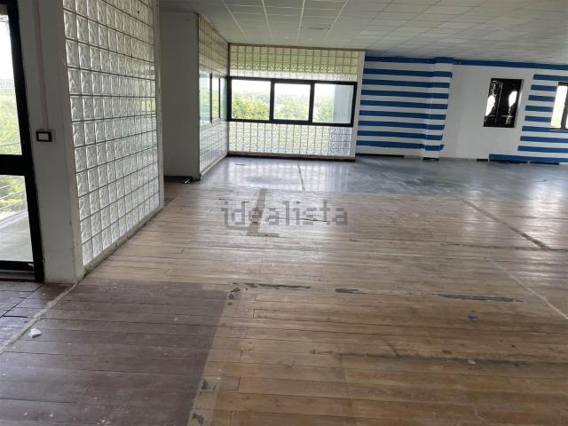 Capannone in affitto di 330 m²