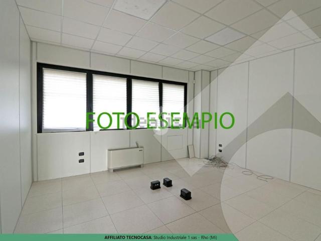 Capannone in affitto di 330 m² in Via G. Galilei, 112