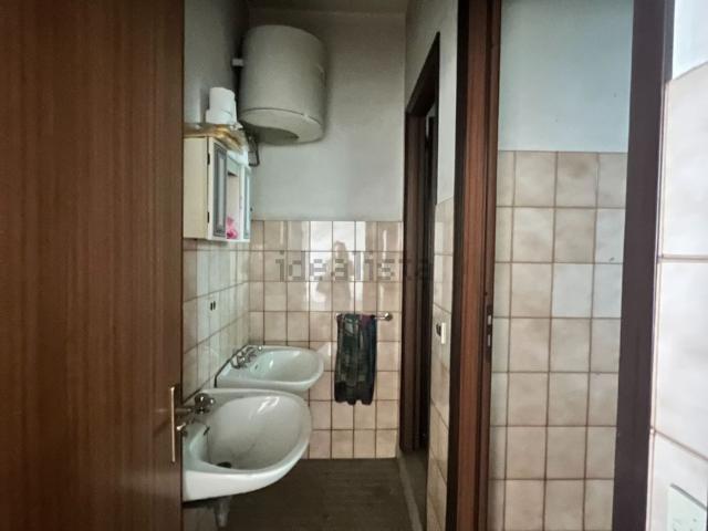 Capannone in affitto di 334 m²