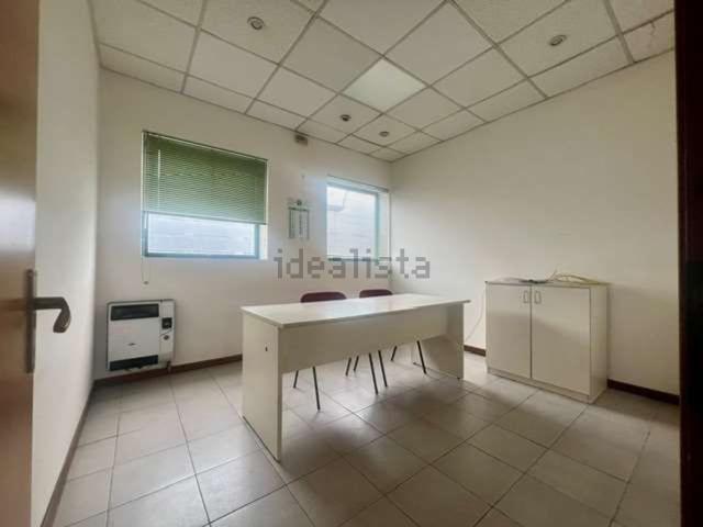 Capannone in affitto di 335 m² in Via della Madonnina, 8