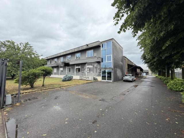 Capannone in affitto di 3360 m² in Via per Travagliato, 28