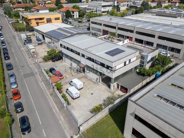 Capannone in affitto di 340 m² in Via Antonio Gramsci, 2