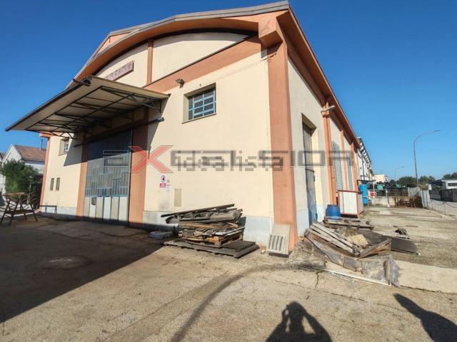 Capannone in affitto di 370 m² in Via Matteotti, 20