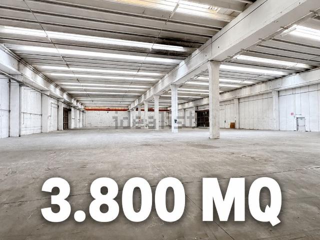 Capannone in affitto di 3800 m² in Viale Porta Po