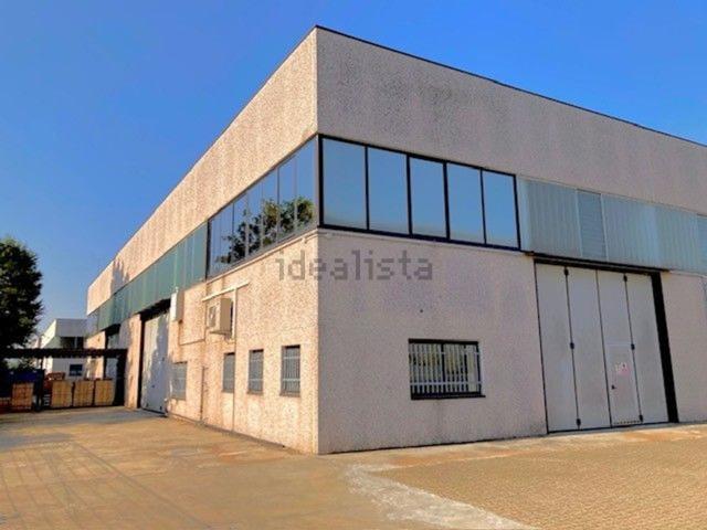 Capannone in affitto di 380 m² in Via Niccolo Copernico, 14