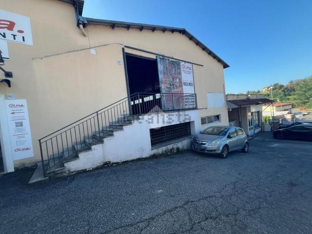 Capannone in affitto di 388 m² in Via della Maglianella, 80