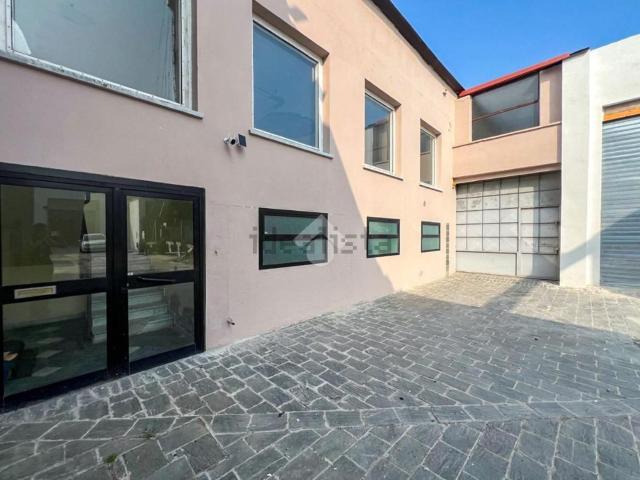 Capannone in affitto di 390 m² in Via San Fereolo, 24
