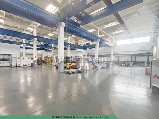 Capannone in affitto di 3932 m² in Via Antonio Canova, 1