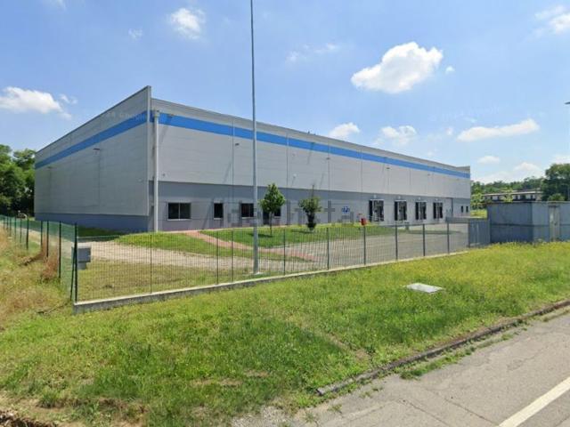 Capannone in affitto di 3991 m² in Viale dell&apos Industria