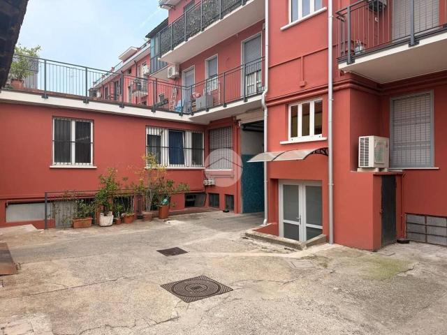 Capannone in vendita a Milano