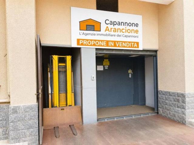 Capannone in vendita a Milano