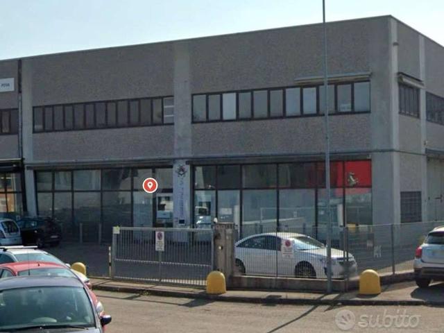 Capannone in vendita a Modena