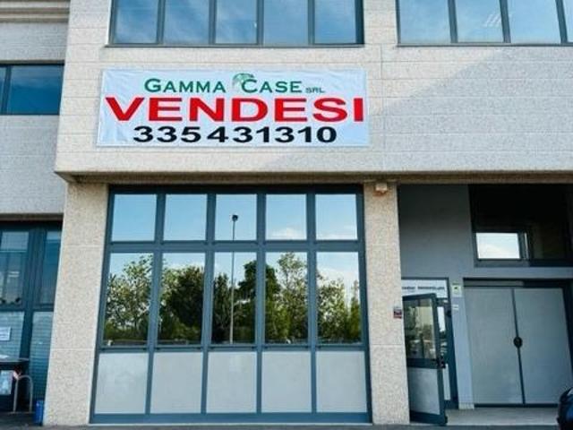Capannone in vendita a Modena