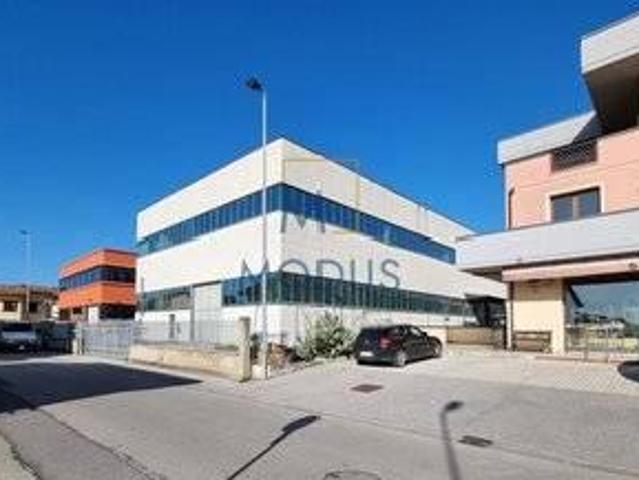 Capannone in vendita a Monsummano Terme