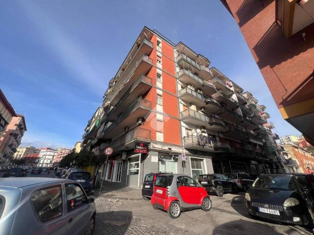 Capannone in vendita a Napoli