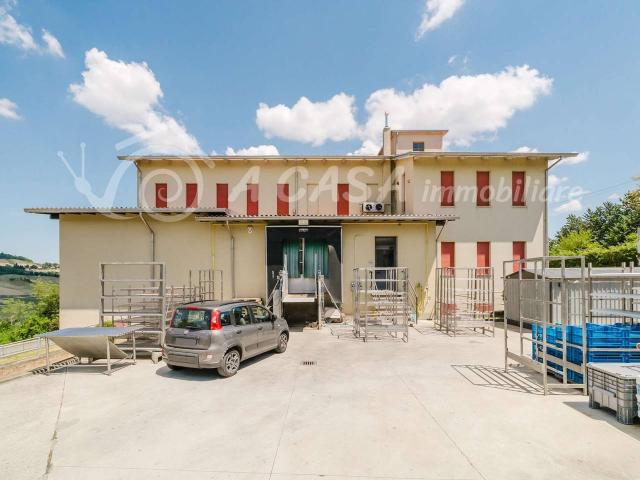 Capannone in vendita a Neviano Degli Arduini