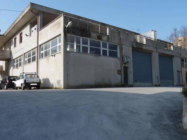 Capannone in vendita a Acquaviva Picena