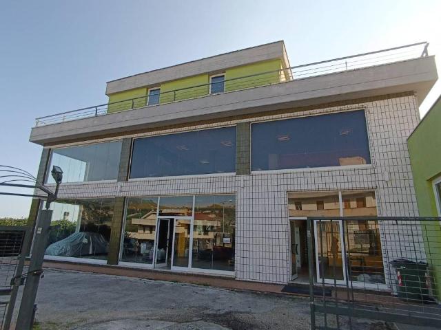 Capannone in vendita a Acquaviva Picena